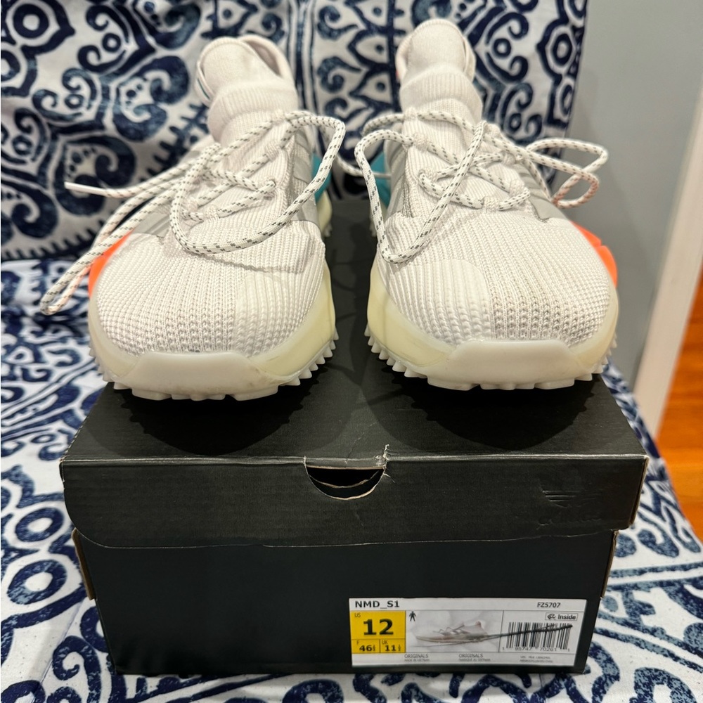 ADIDAS - Picture 2 of 7